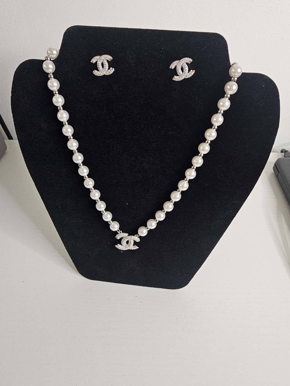 Pearl Necklace  with Crystal CC Logo Pendant - White